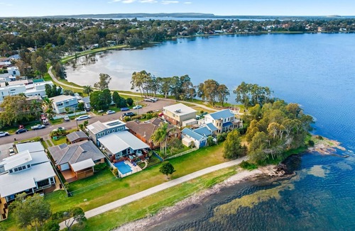Buff Point House | Waterfront Luxury Living & Private Pool Buff Point