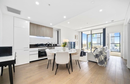 Waterloo Apartment | Waterloo Serenity Suite