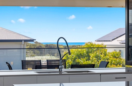 Lake Cathie House | Waterside Escape - family home with pool