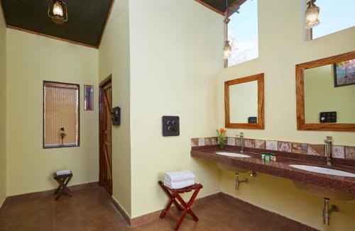 Khattalwada Hotel | WelcomHeritage Jungle Home Pench