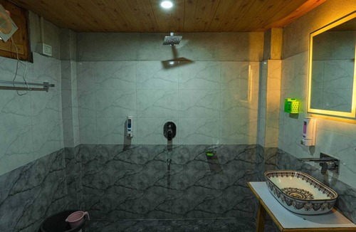 Banjar Bed & Breakfast | Western Tragopan Cottage
