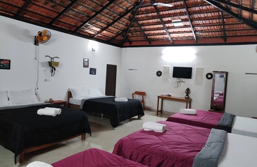 Virarajendrapet Hotel | Wetland Homestay & Camping