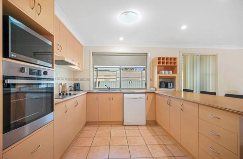 Dubbo House | Whispering Glen - Pool Entertainer, Close to Zoo