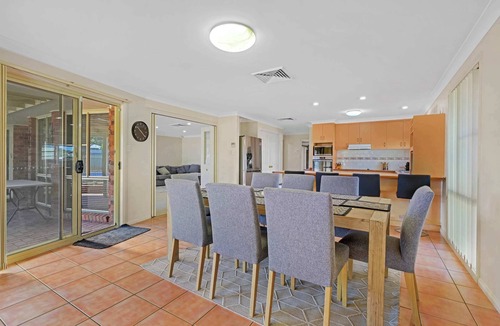 Dubbo House | Whispering Glen - Pool Entertainer, Close to Zoo
