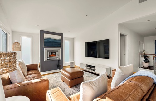Copacabana House | "Whispering Waves" – Pet-Friendly Coastal Escape