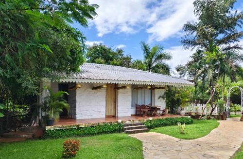 Kadadhe Villa | White Castle