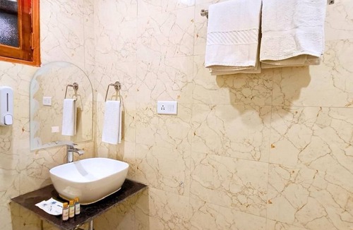 Haridwar Hotel | White Panda Hotels Royal Inn
