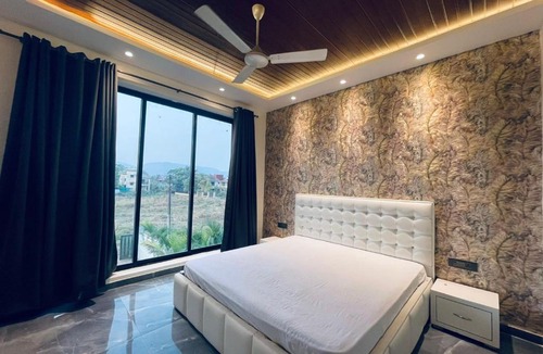 Malavli Villa | White woods
