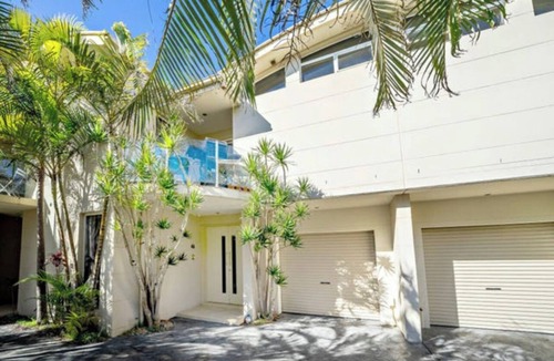 Old Bar House | Whitewater Beach House