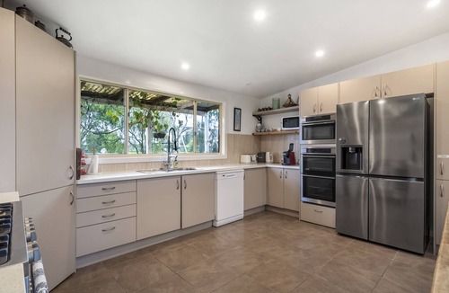 Fullerton Cove House | Willow Barn on 9 country acres - Huge Swim Spa - Sleeps upto 20