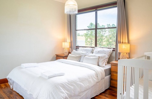 Orange House | "Wiltara" Estate Rural Escape for 2 to 14 Guests