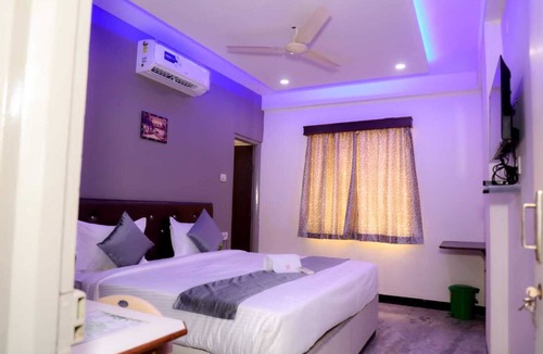 Indore Hotel | Wishotel Inn The Silver Sky