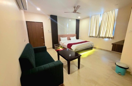 Jaipur Hotel | Wishotel Premier Maple Leaf