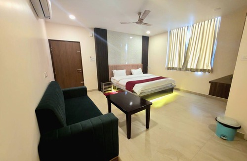 Jaipur Hotel | Wishotel Premier Maple Leaf