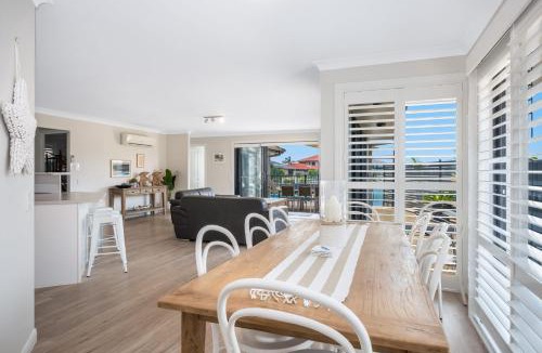 Yamba House | Witonga Waters - Pet Friendly Luxury Waterfront Escape with Pool & Pontoon - Holiday Yamba