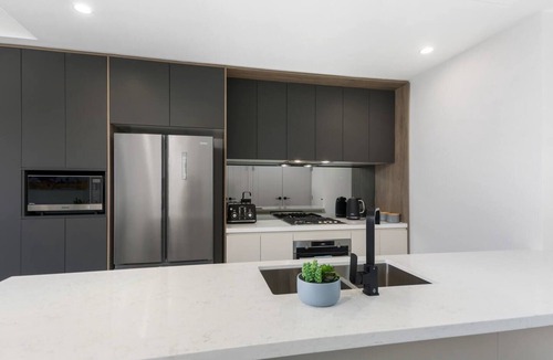 Wollongong CBD Apartment | Wollongong Inner city Escape Bright Urban Oasis