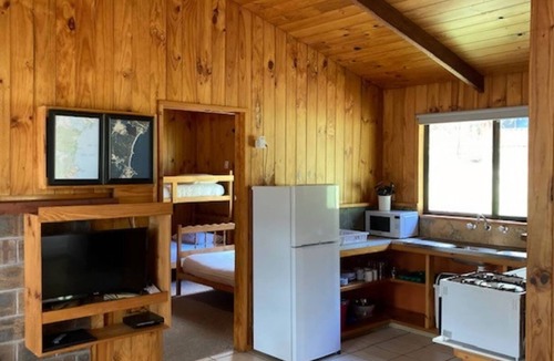 Bournda Cabin | Woodbine Park Eco Cabin 19