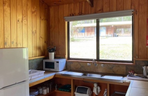 Bournda Cabin | Woodbine Park Eco Cabin 19