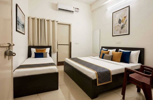 Vrindavan Hotel | Yamuna Dham