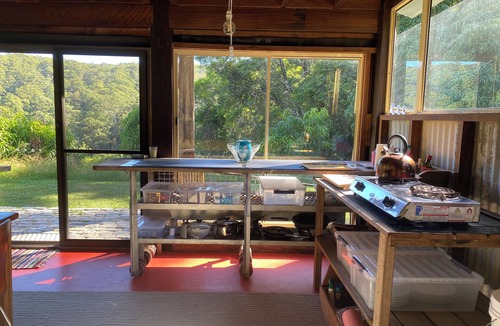 Stuarts Point House | Yarrahapinni Off Grid nSpacious & cosy.nClose to Beach & National Park