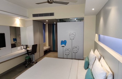 Kukatpalli Hotel | ZIBE Luxe Hyderabad by GRT Hotels