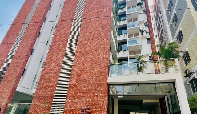 10 Min from the Airport! Luxury Villa in Bashundhara