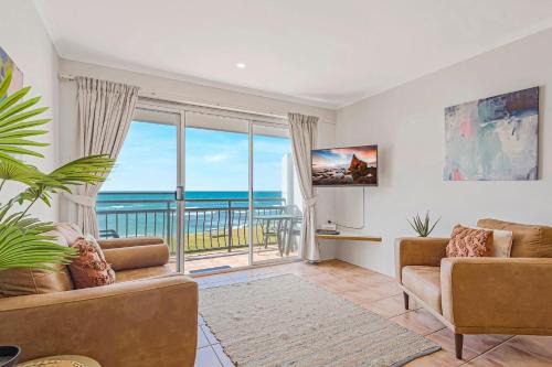 10T Beachfront Apartments