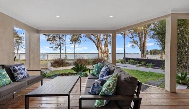 20 Steps to Heavenly Waterfront Paradise!