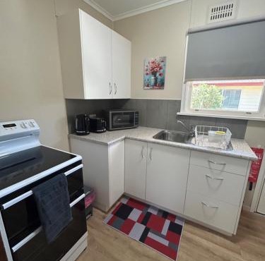 #3 Waddell Studio Apartment