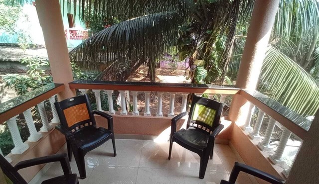 a cosy 2 bhk 300 mts away from the beach