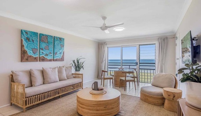 Absolute Beachfront Apartment 2T