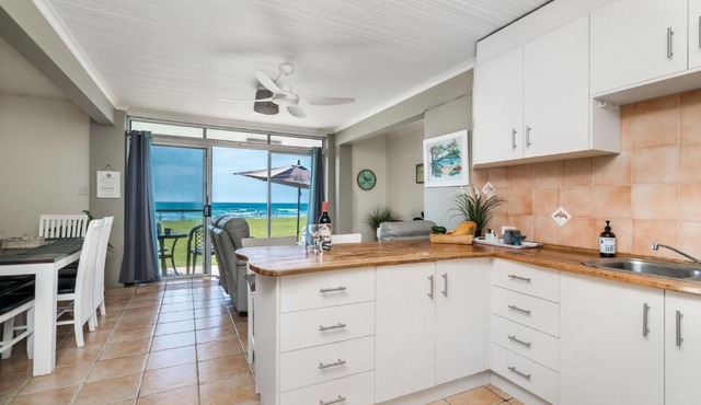 Absolute Beachfront Apartment 8B