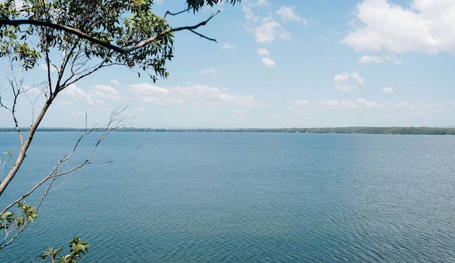 Absolute Lakefront Luxe Retreat | Sleeps 10 | 3 Decks + Pool Table