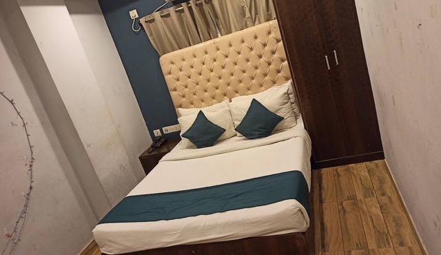 Alankar Lodge