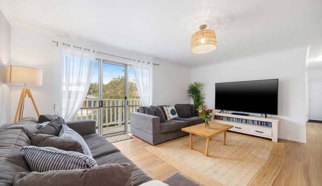 Alma Beach Haven - Family home
