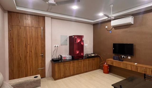 Alma by MyCasa Elegant 2BHK Stay in TTK Road