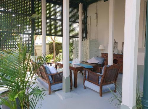 Anglesey House Iconic Forbes CBD Heritage Home in Forbes