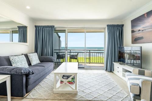 Apartment 9T