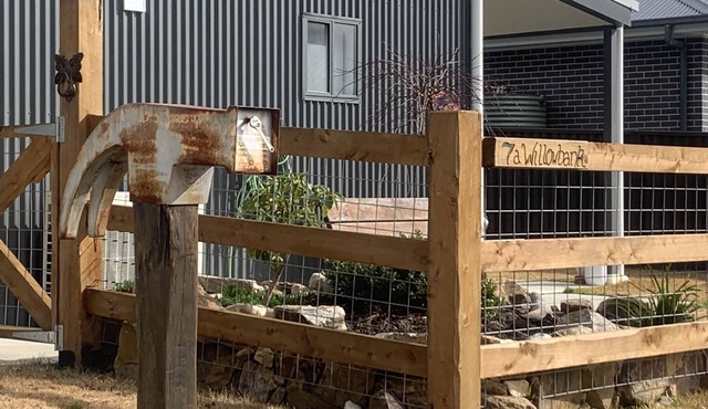 Apartment On Willowbank, Short stroll and your surrounded by nature.