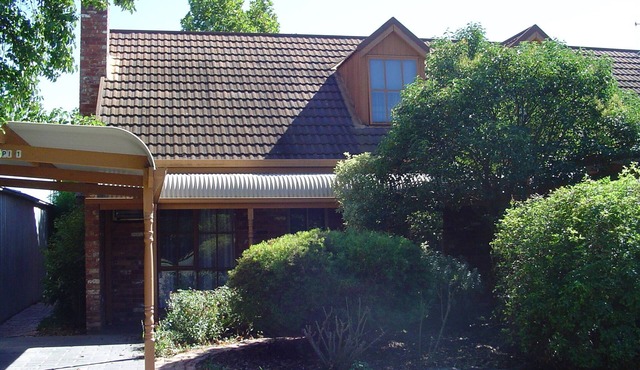 API 1 - 8 Berry St Moama