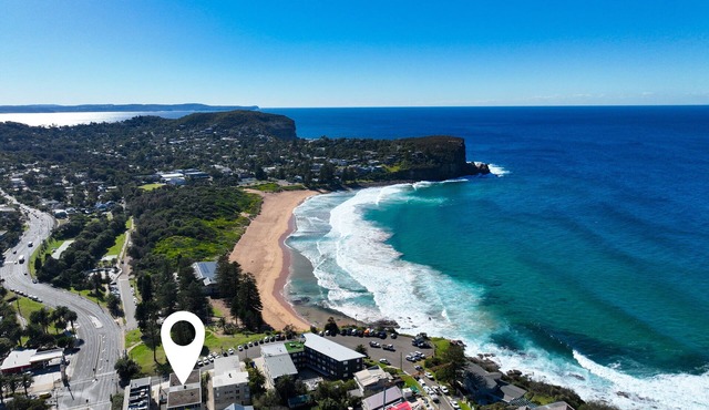 avalon breakers retreat… just steps to Avalon beach… in Avalon Beach