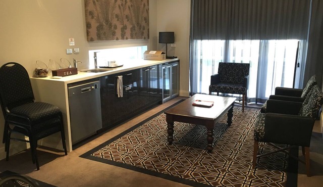 Avonmore on the Park Boutique Hotel