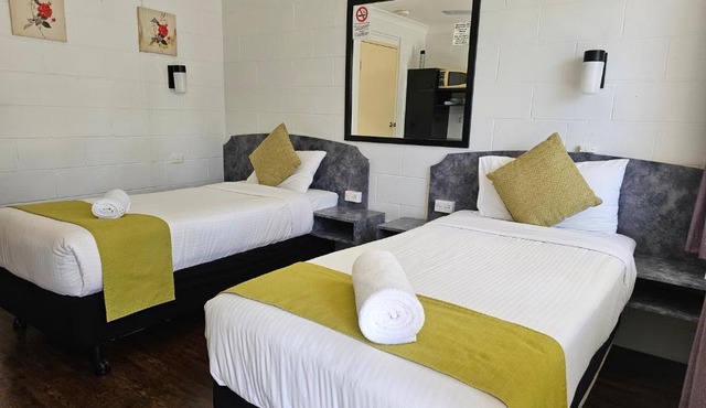 Azalea Motel - Under New Management