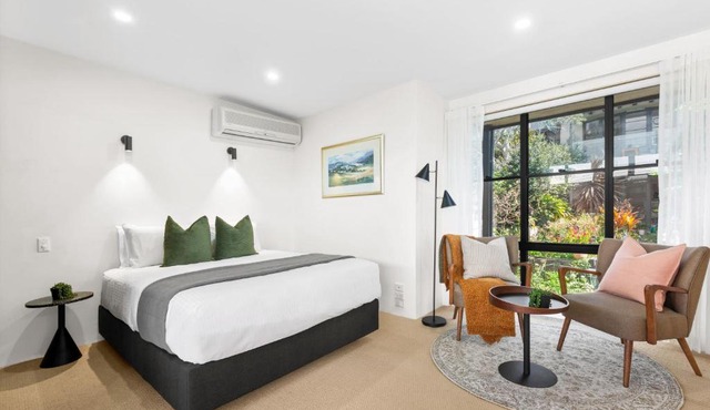 Balmain Retreat - 2BR + Study