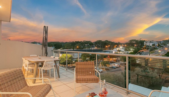 Bayswater 13 - Beachside Tugun Penthouse Apartment - Min. 3 Night Stays - Linen Provided