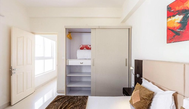 BluO 1BR Hitech City - Bathtub, Balcony, Gym