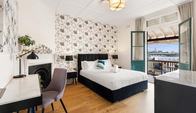 Boutique Apartment With Private Roof Terrace