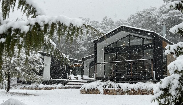 Boutique Snowy Mountains Getaway - Relax | Reconnect | Recharge