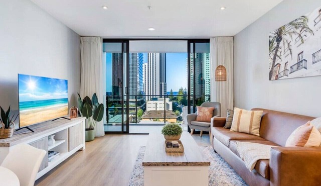 Broadbeach Ocean View Apartment - Wifi & Parking