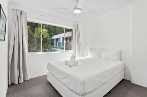 Burleigh beauty - walk to beach
